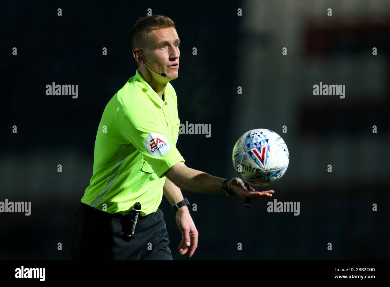 Arbitro Scott Oldham Foto Stock