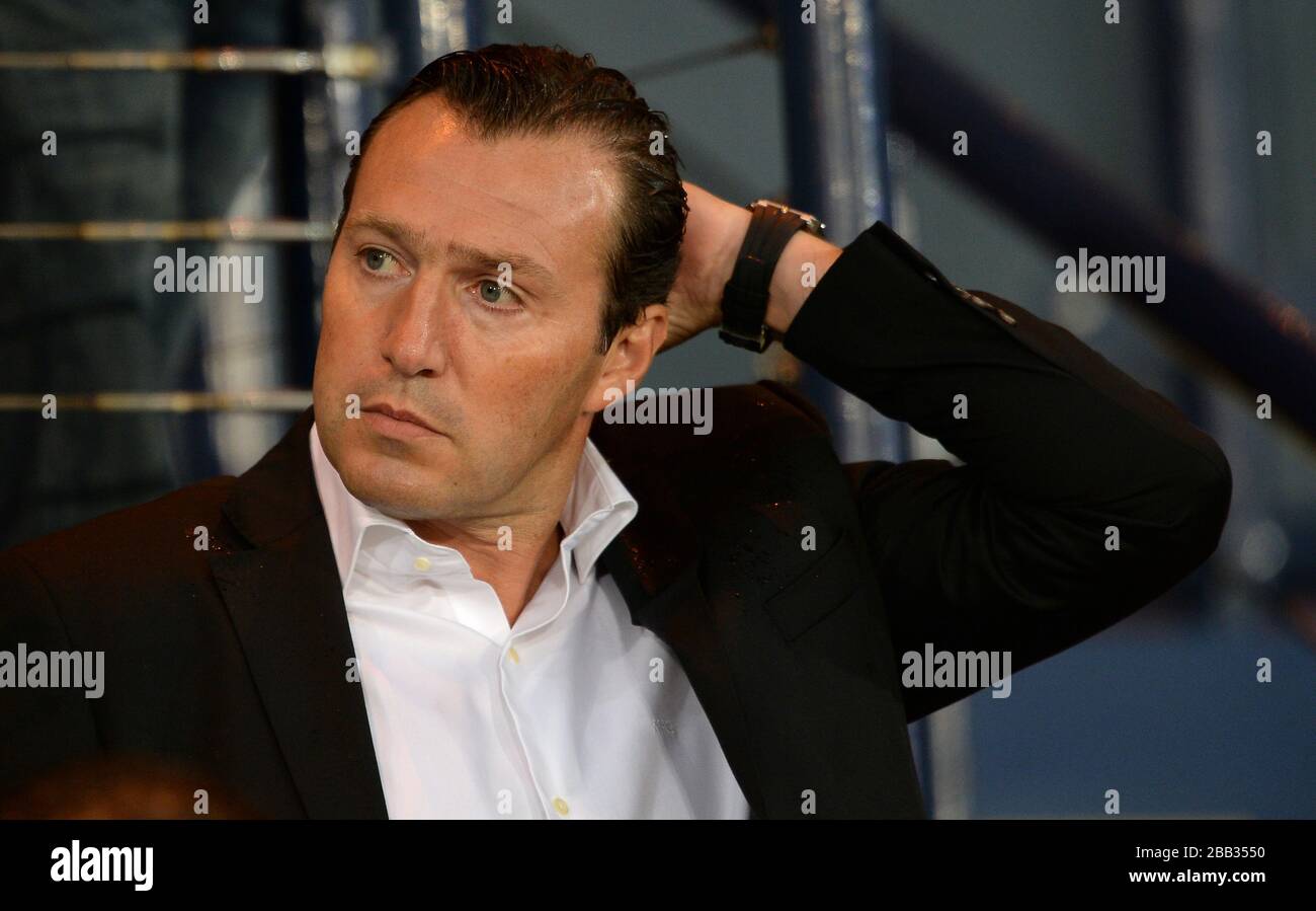 Colpo alla testa headshot di football ampics immagini e fotografie