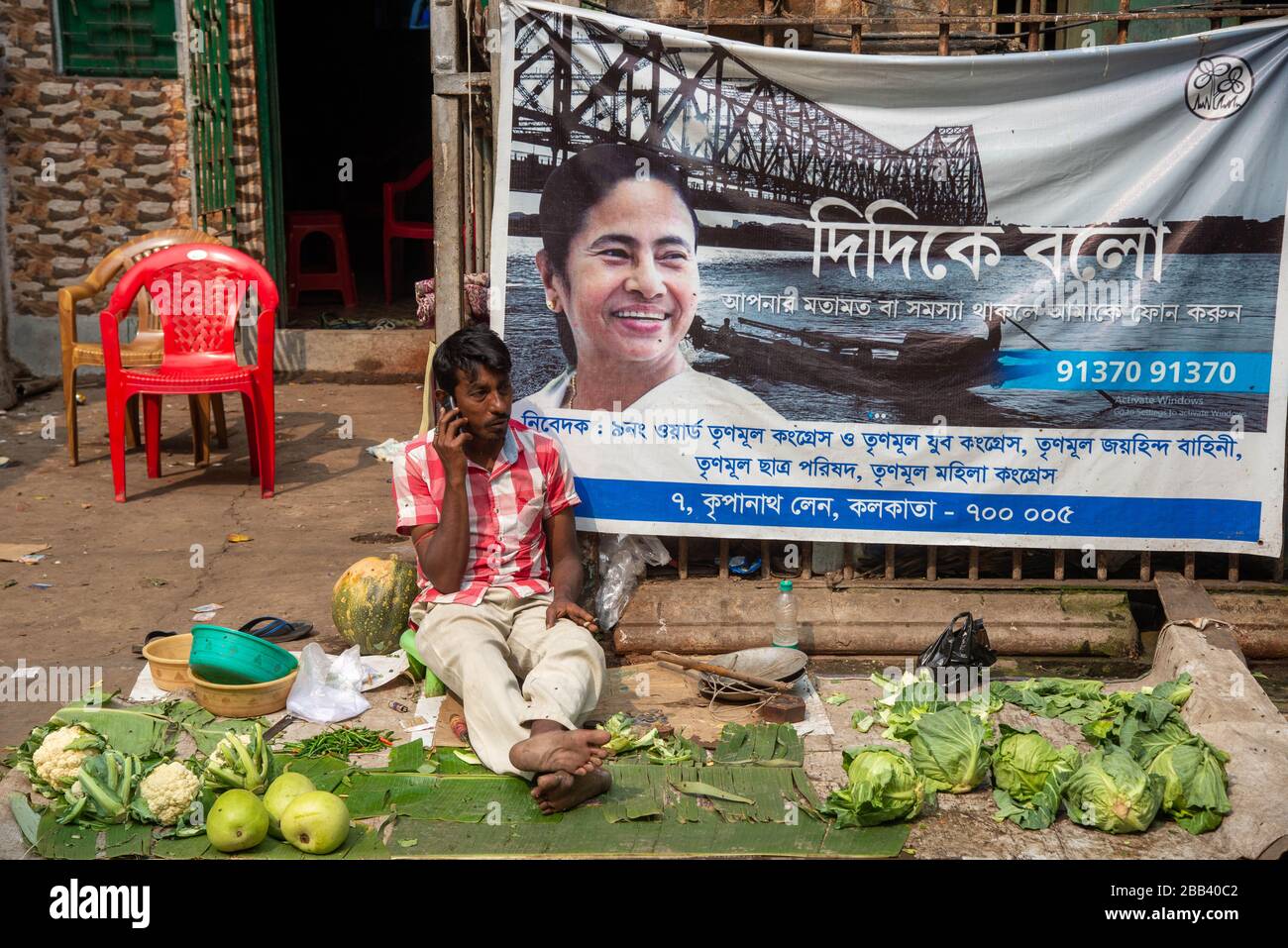 Stallo del mercato nel centro della città di Calcutta, India Foto Stock