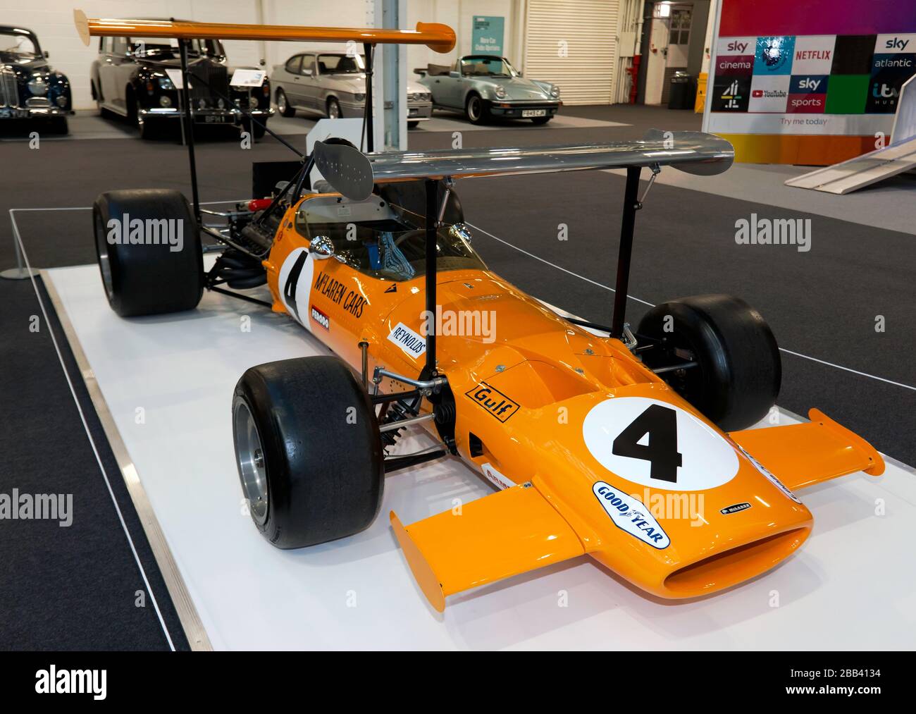 Veduta aerea di un 1969, McLaren M7C-1, parte di un omaggio speciale a Bruce McLaren al 2020 London Classic Car Show Foto Stock