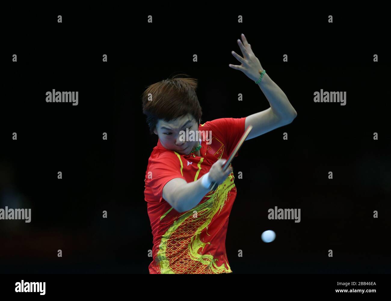 Xiaoxia li della Cina batte Ning Ding della Cina per vincere la