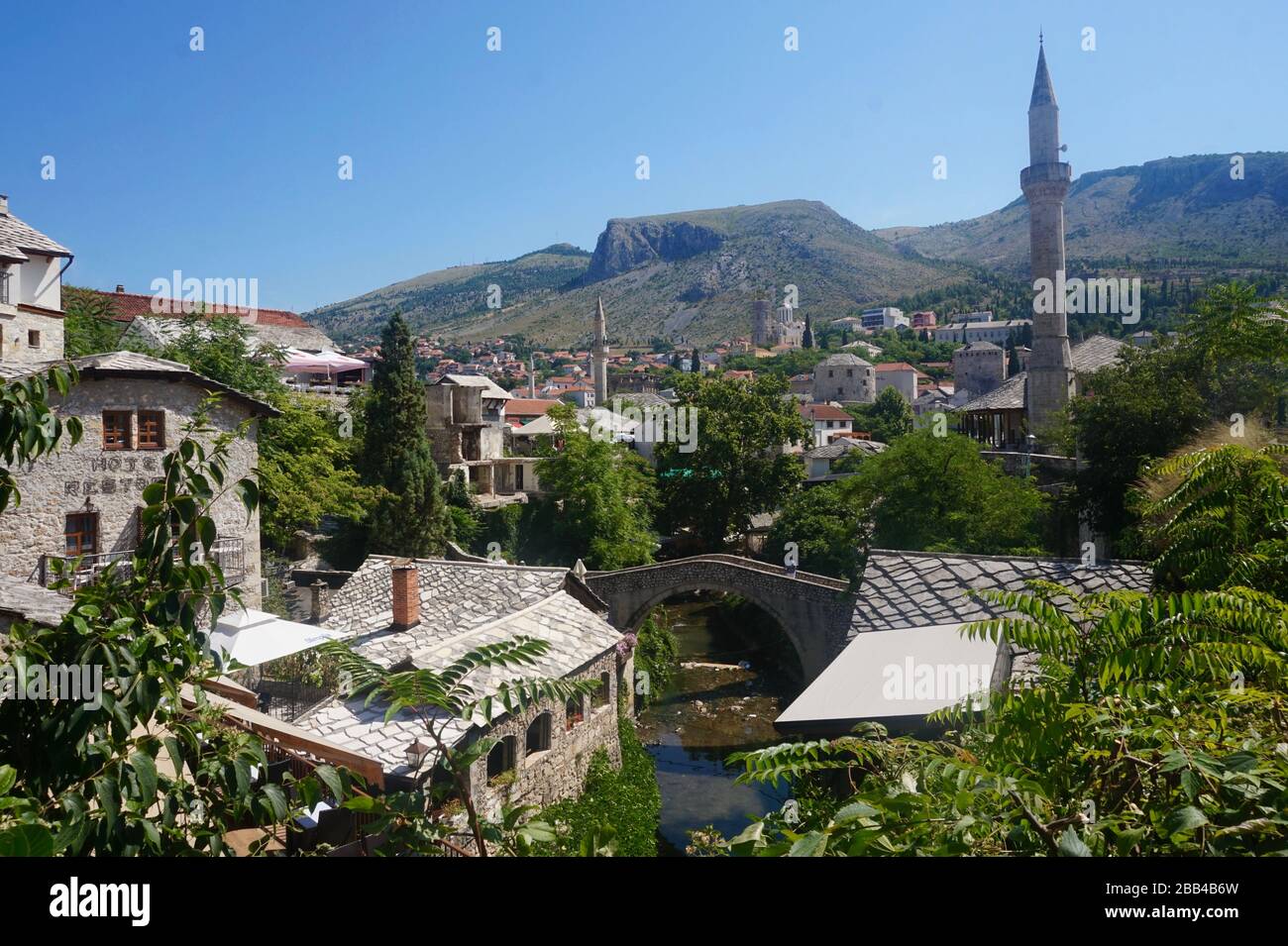 Vista sulla città di Mostar (Bosnia-Erzegovina) Foto Stock