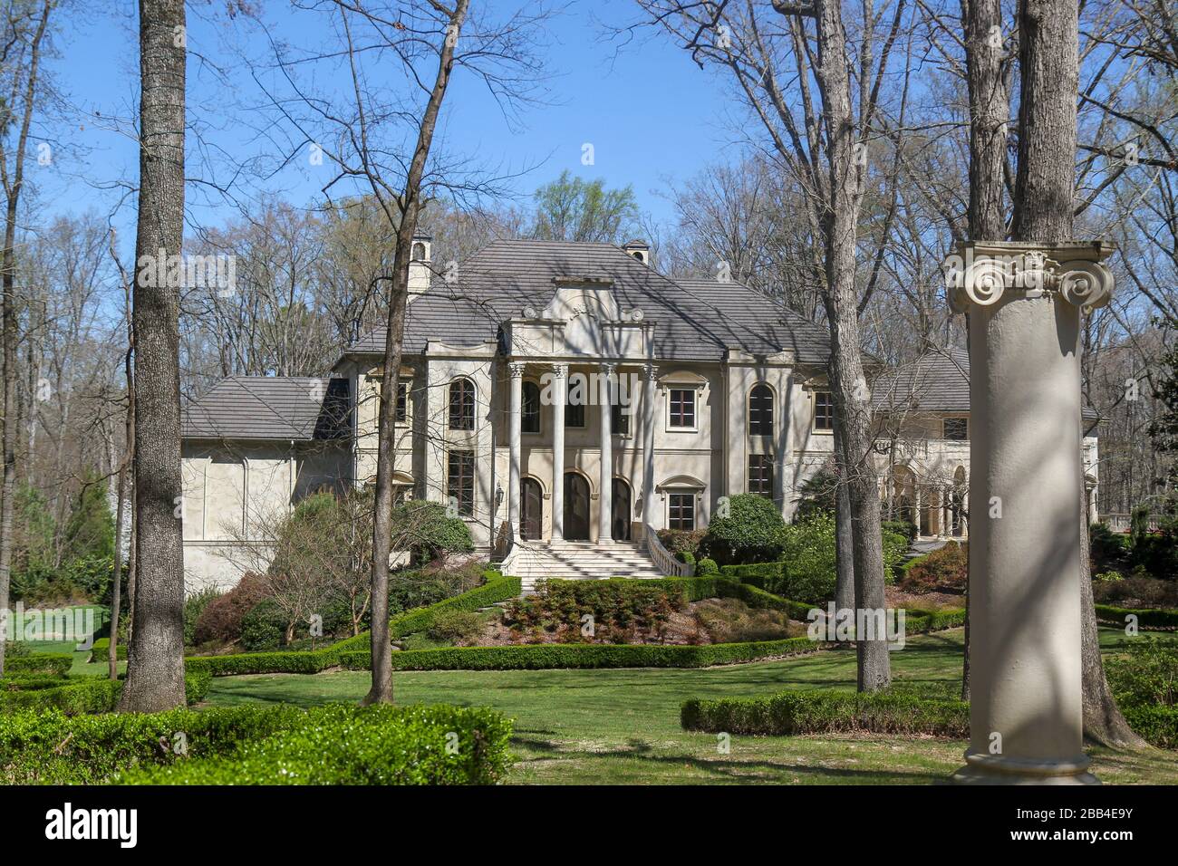Una grande casa in una sezione suburbana di Atlanta, Georgia, Stati Uniti Foto Stock
