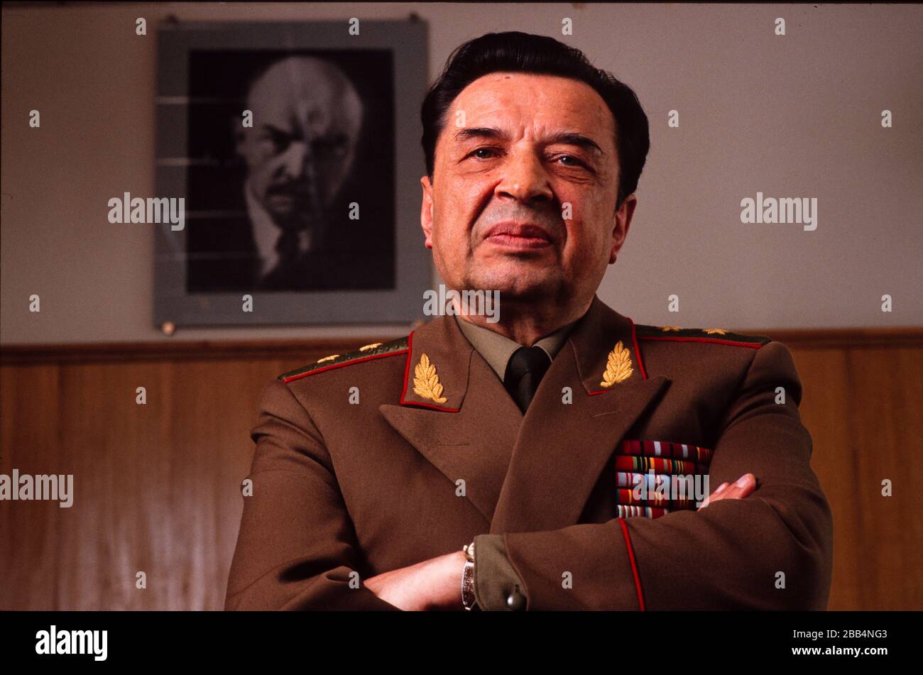 Mosca, URSS, agosto 1990; il generale Postnikov, comandante del Collegio superiore del KGB. Foto Stock
