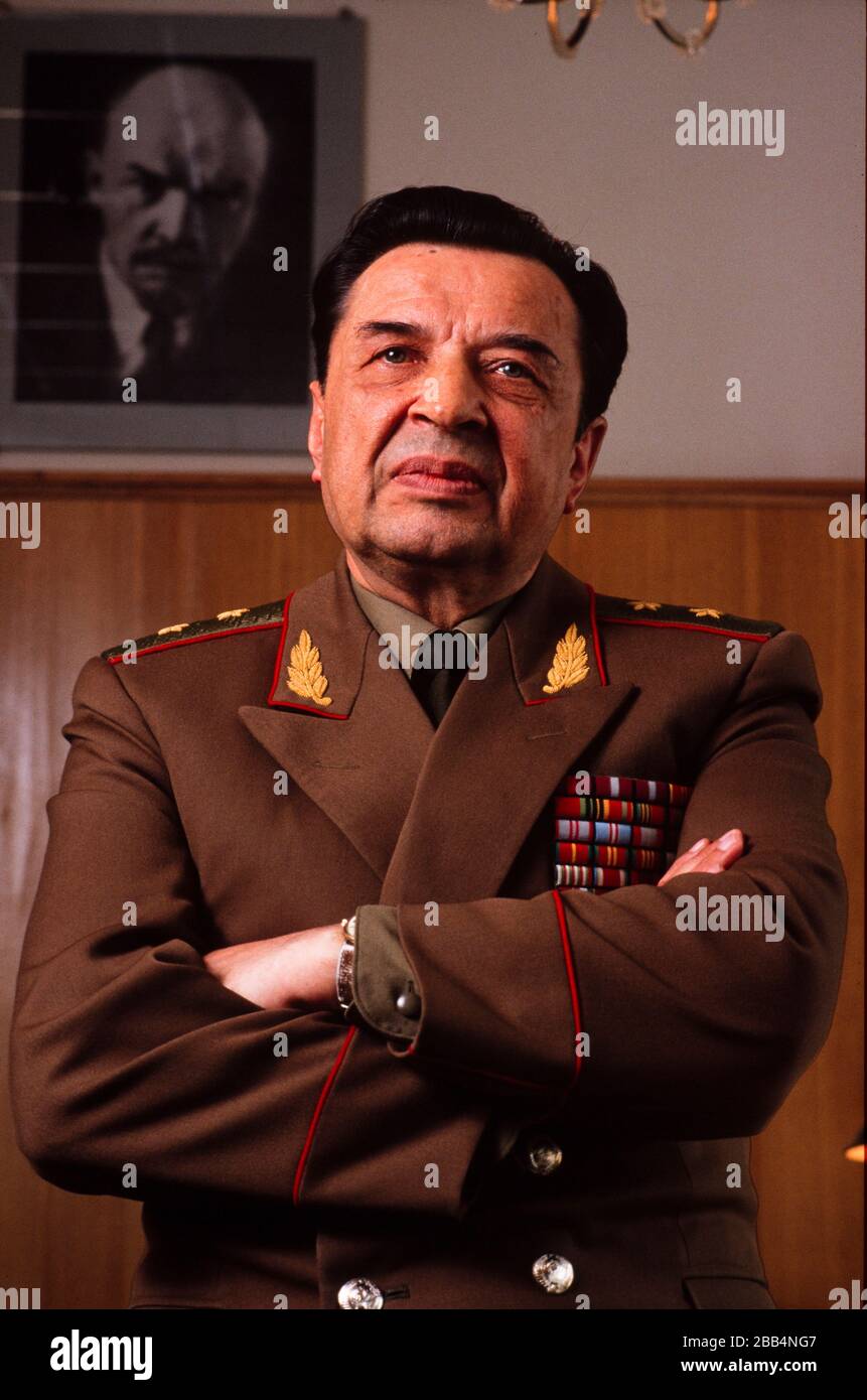Mosca, URSS, agosto 1990; il generale Postnikov, comandante del Collegio superiore del KGB. Foto Stock