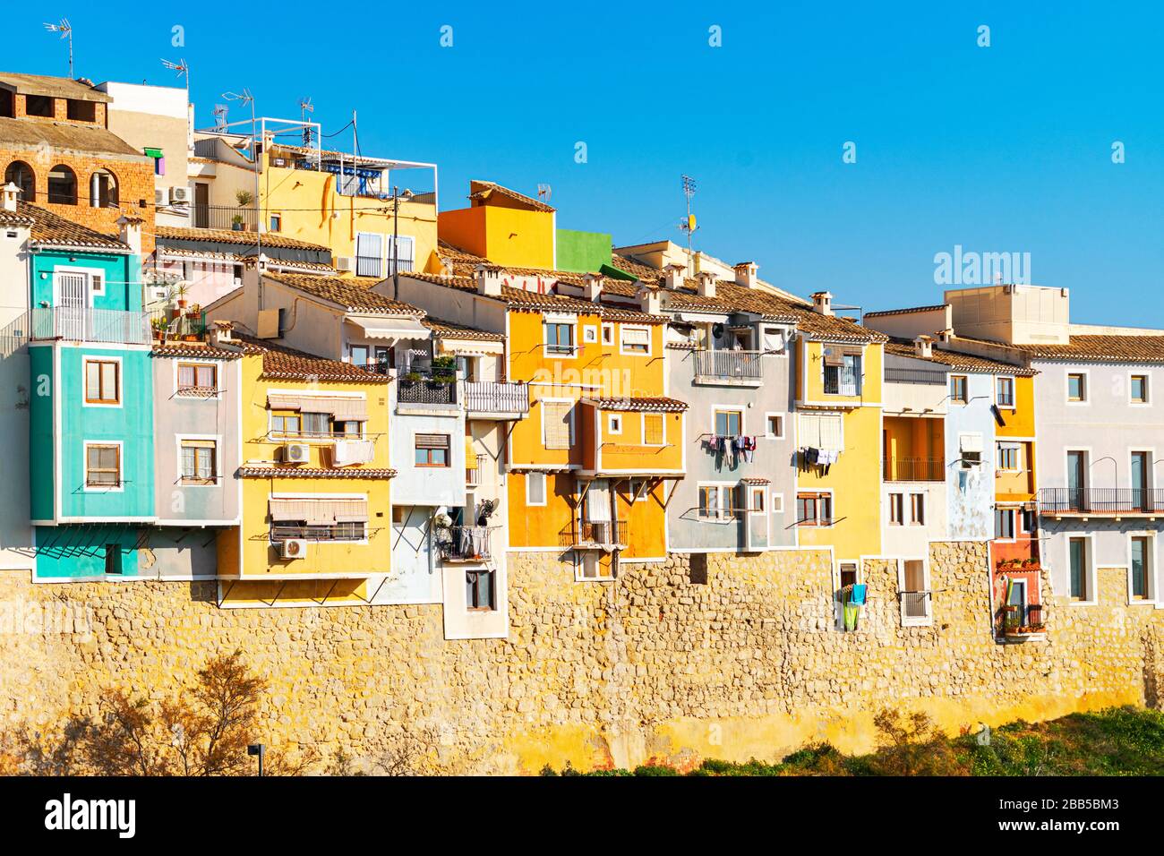 Vista sulle case colorate di Villajoyosa, Costa Blanca, Spagna Foto Stock