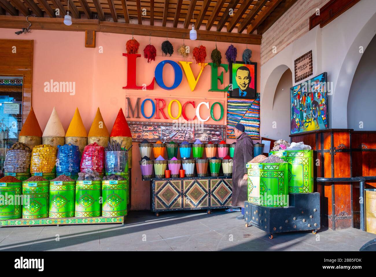 Mercato marocchino (souk) nella città vecchia (medina) di Marrakech, Marocco Foto Stock