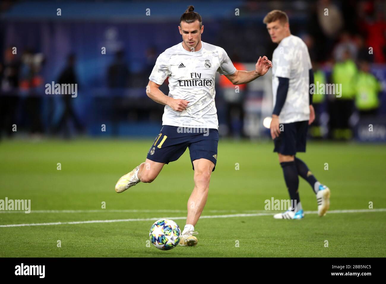 Gareth Bale di Parigi Saint Germain si riscalda davanti alla partita Foto Stock