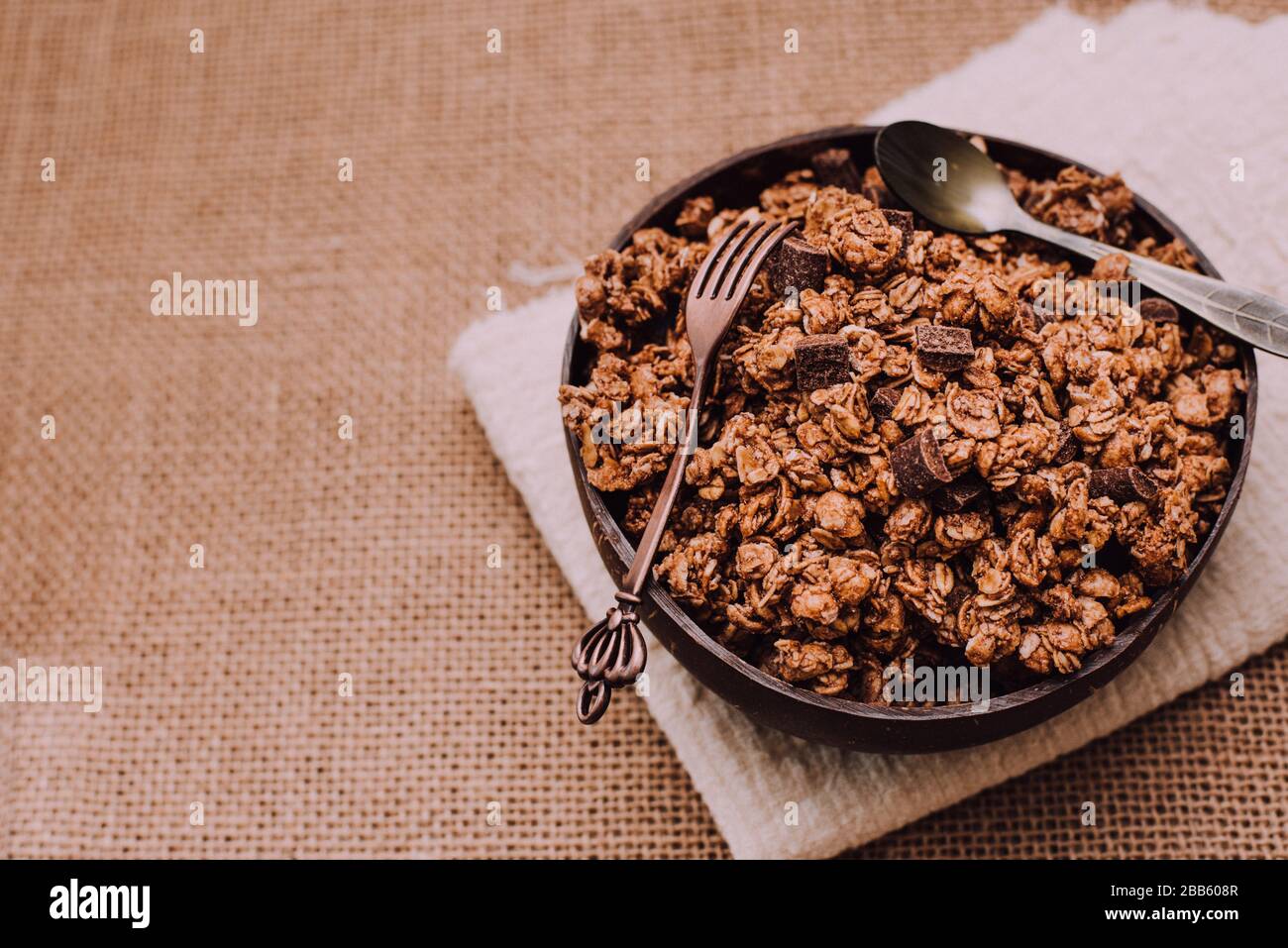 Cereali e muesli visti dall'alto per le persone che fanno fitness e vogliono prendersi cura della loro dieta. Foto Stock