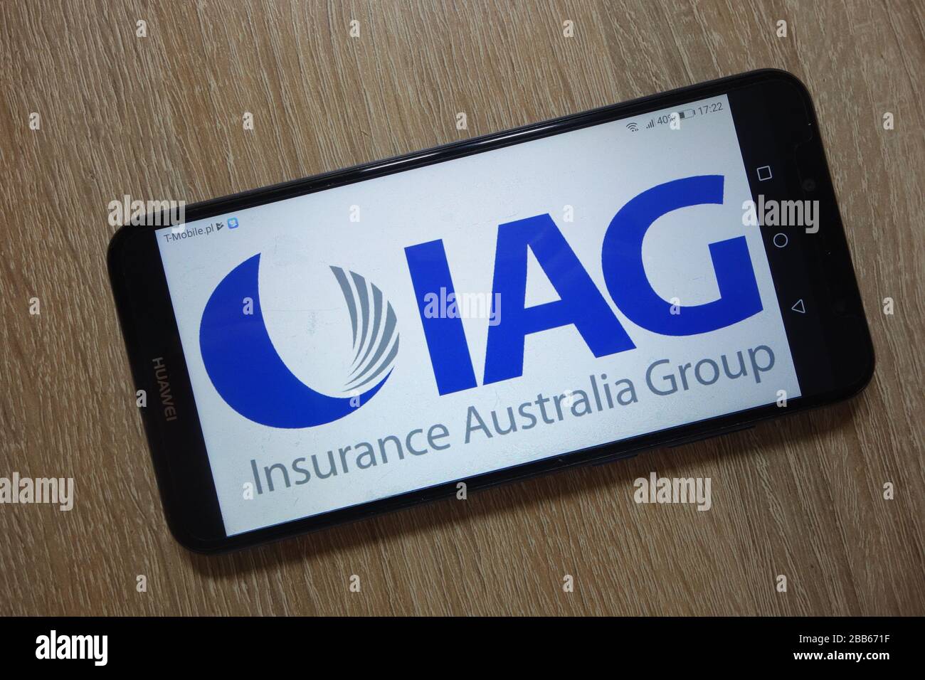 Sullo smartphone viene visualizzato il logo di Insurance Australia Group Foto Stock