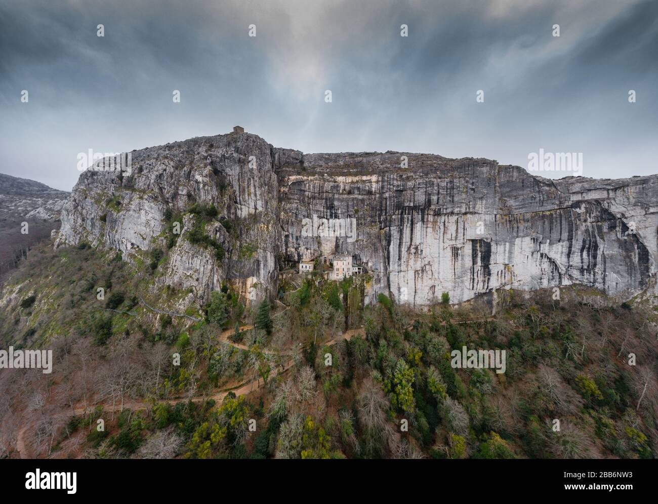 Veduta aerea della Grotta di Maria Magdalena in Francia, Plan D'Aups, il massiccio St.Baum, santo profumo, luogo famoso tra i credenti religiosi, il Foto Stock