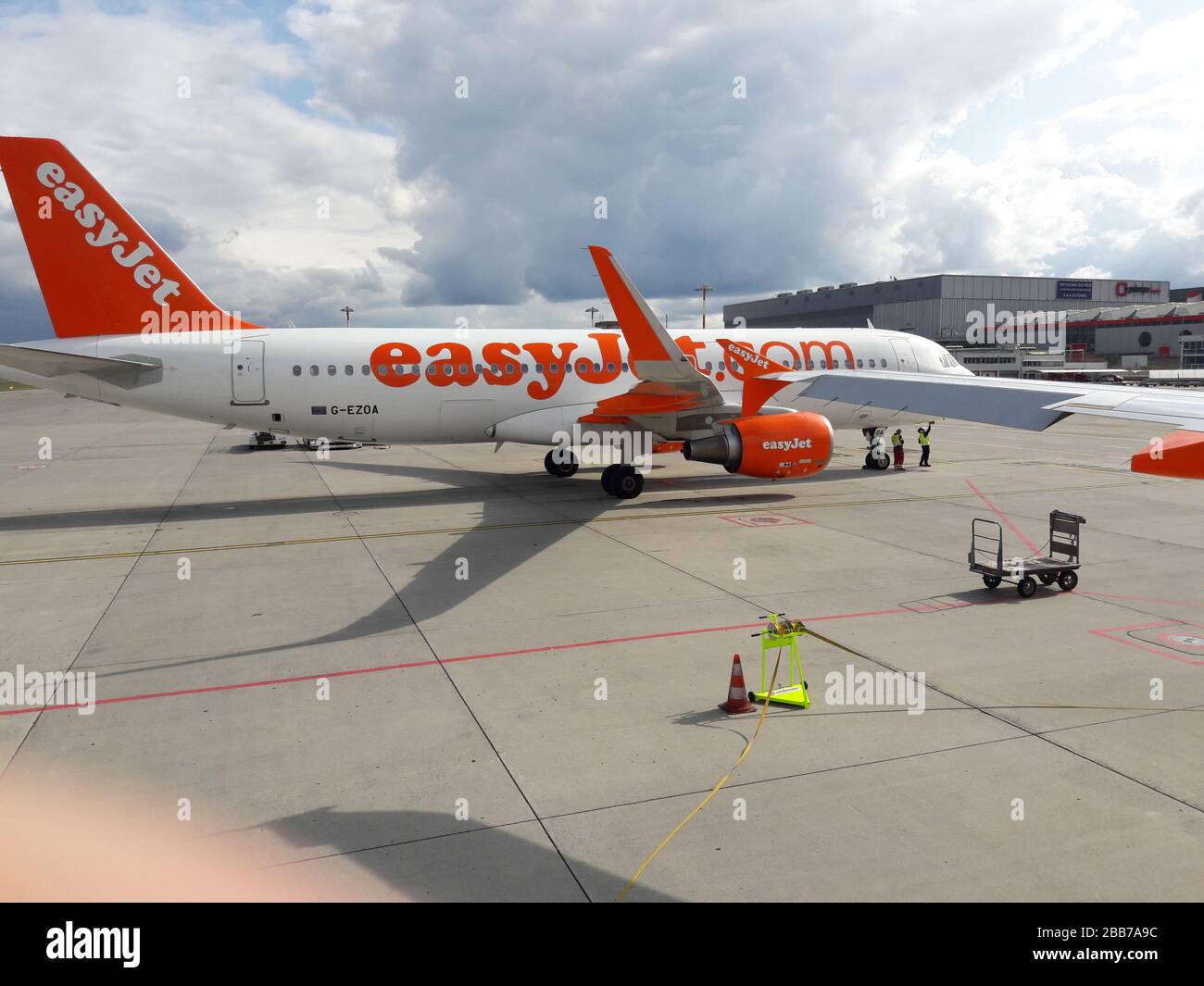 Easy Jet Bristol, North East Somerset, Regno Unito, 01/09/2019, Easy Jet Bristol Airport sulla pista e imbarco su una compagnia aerea Easyjet. Foto Stock