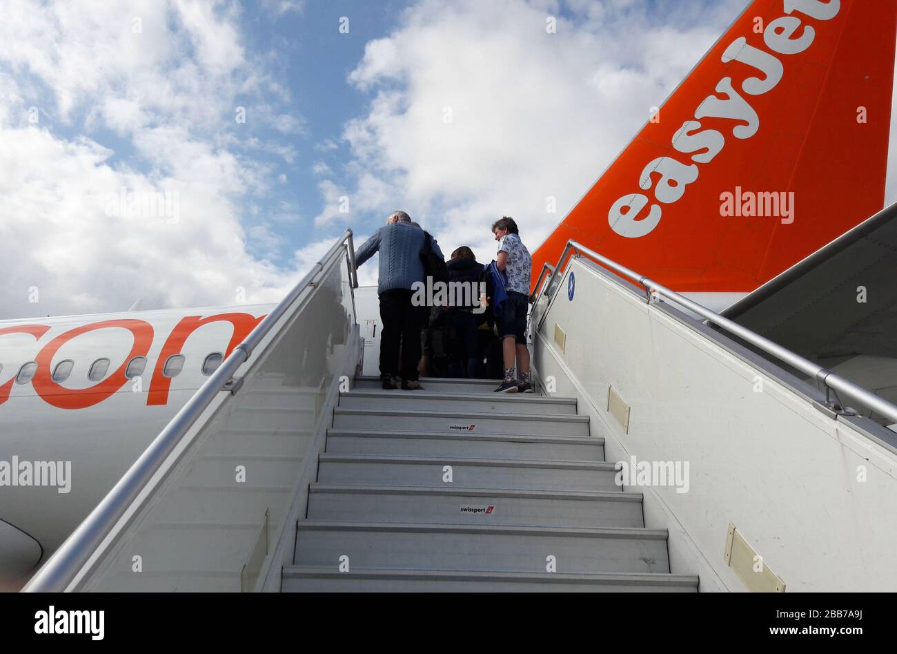 Easy Jet Bristol, North East Somerset, Regno Unito, 01/09/2019, Easy Jet Bristol Airport sulla pista e imbarco su una compagnia aerea Easyjet. Foto Stock