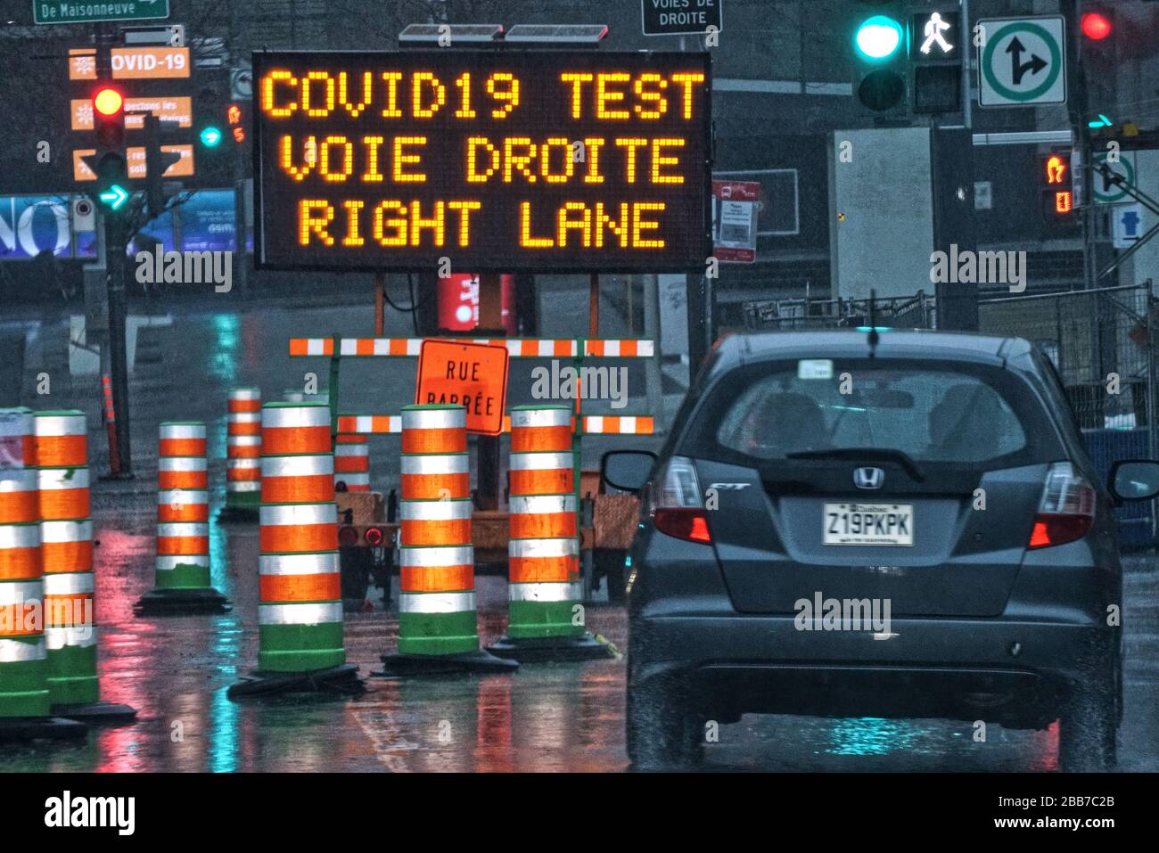 Montreal, Quebec, Canada, 29 marzo 2020.Drive-in COVID-19 clinica esterna a Montreal.Credit:Mario Beauregard/Alamy News Foto Stock