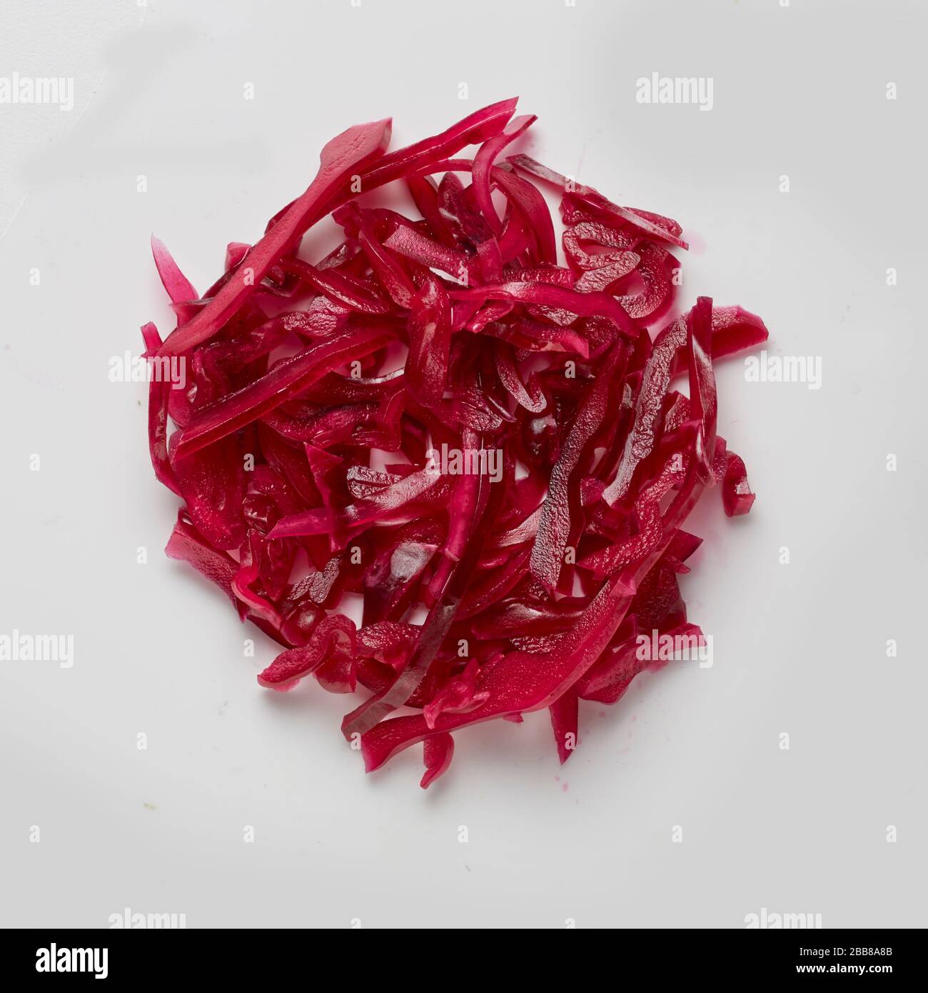 cavolo rosso cotto dieta vegetariana porzione di cibo preparata campione di verdure rotonde Foto Stock