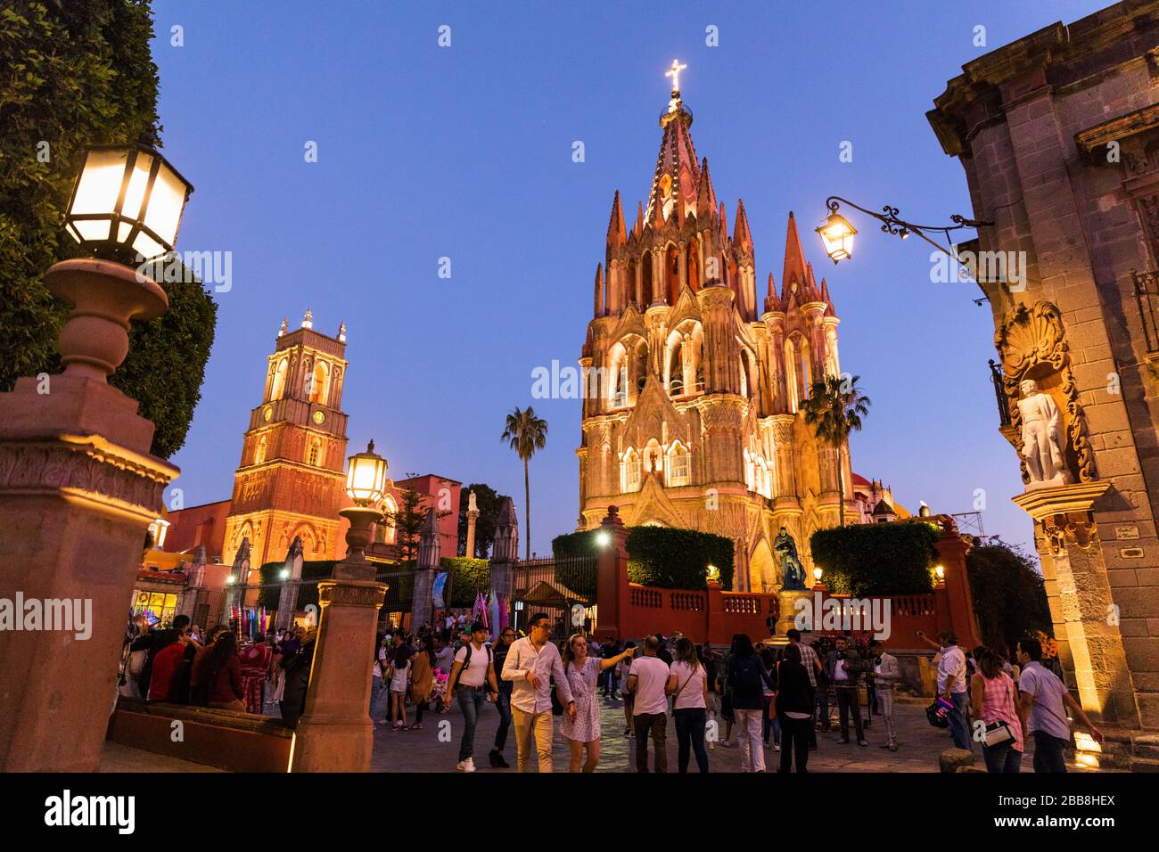 Messico, Stato Guanajuato, San Miguel de Allende, Parroquia de San Miguel Arcángel, 17th secolo chiesa con aggiunta di opere architettoniche da Zeferino Gut Foto Stock