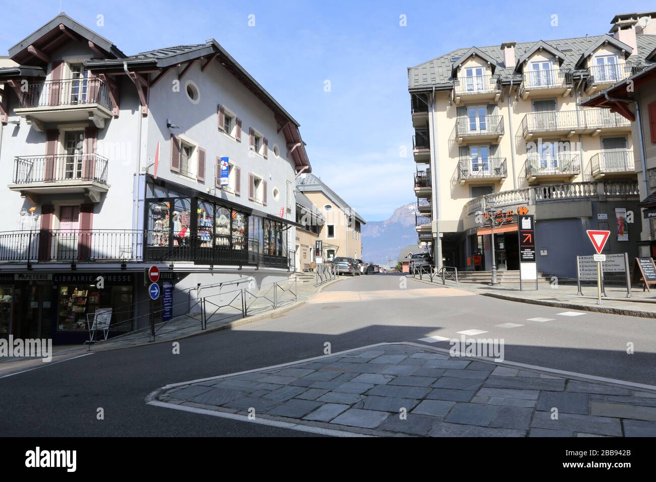 Centro-ville. Confinamento. Coronavirus. Covid-19. Saint-Gervais-les-Bains. Alta Savoia. Francia. Foto Stock