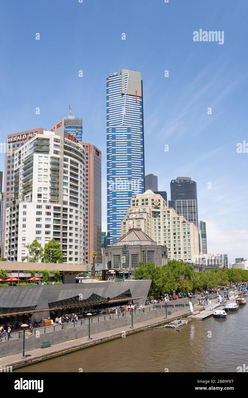 Alti edifici su Southbank, City Central, Melbourne, Victoria, Australia Foto Stock