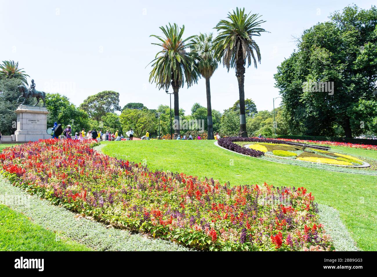The Floral Clock e King Edward VII Monument, Queen Victoria Gardens, Southbank, City Central, Melbourne, Victoria, Australia Foto Stock