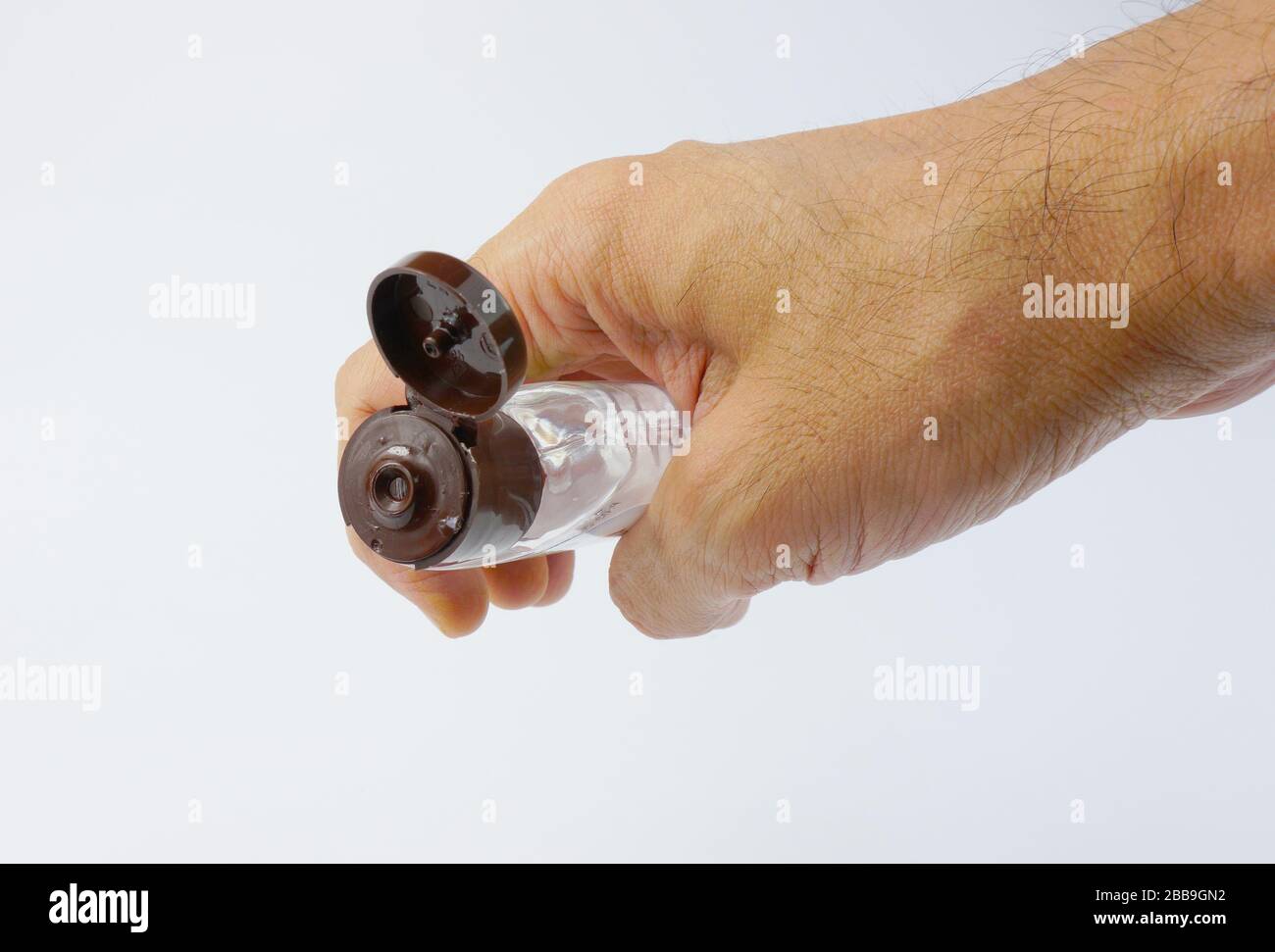 Guanti indossati dal medico per la serie di virus corona Foto Stock