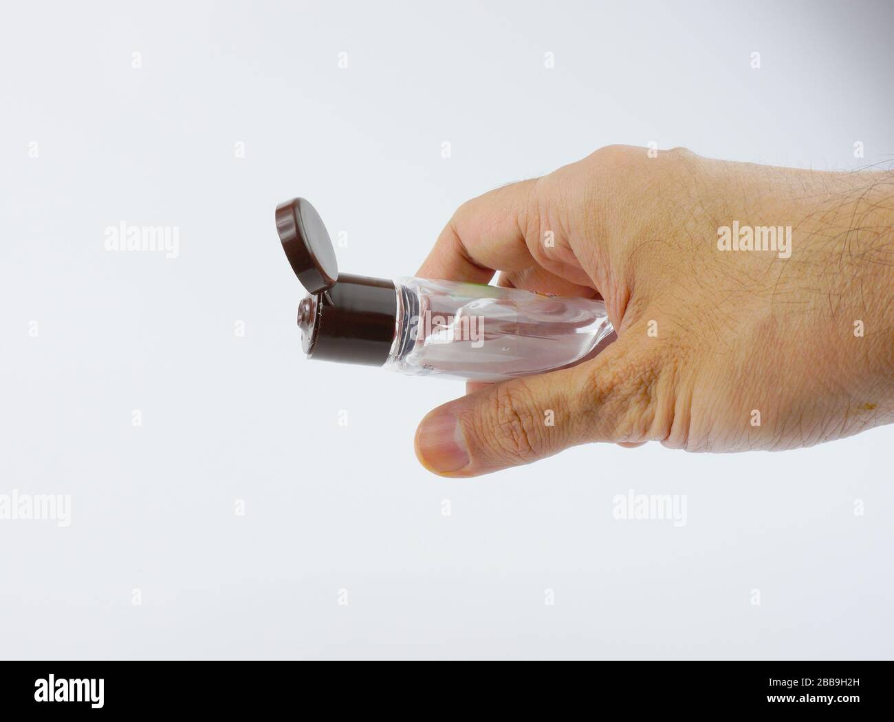 Guanti indossati dal medico per la serie di virus corona Foto Stock