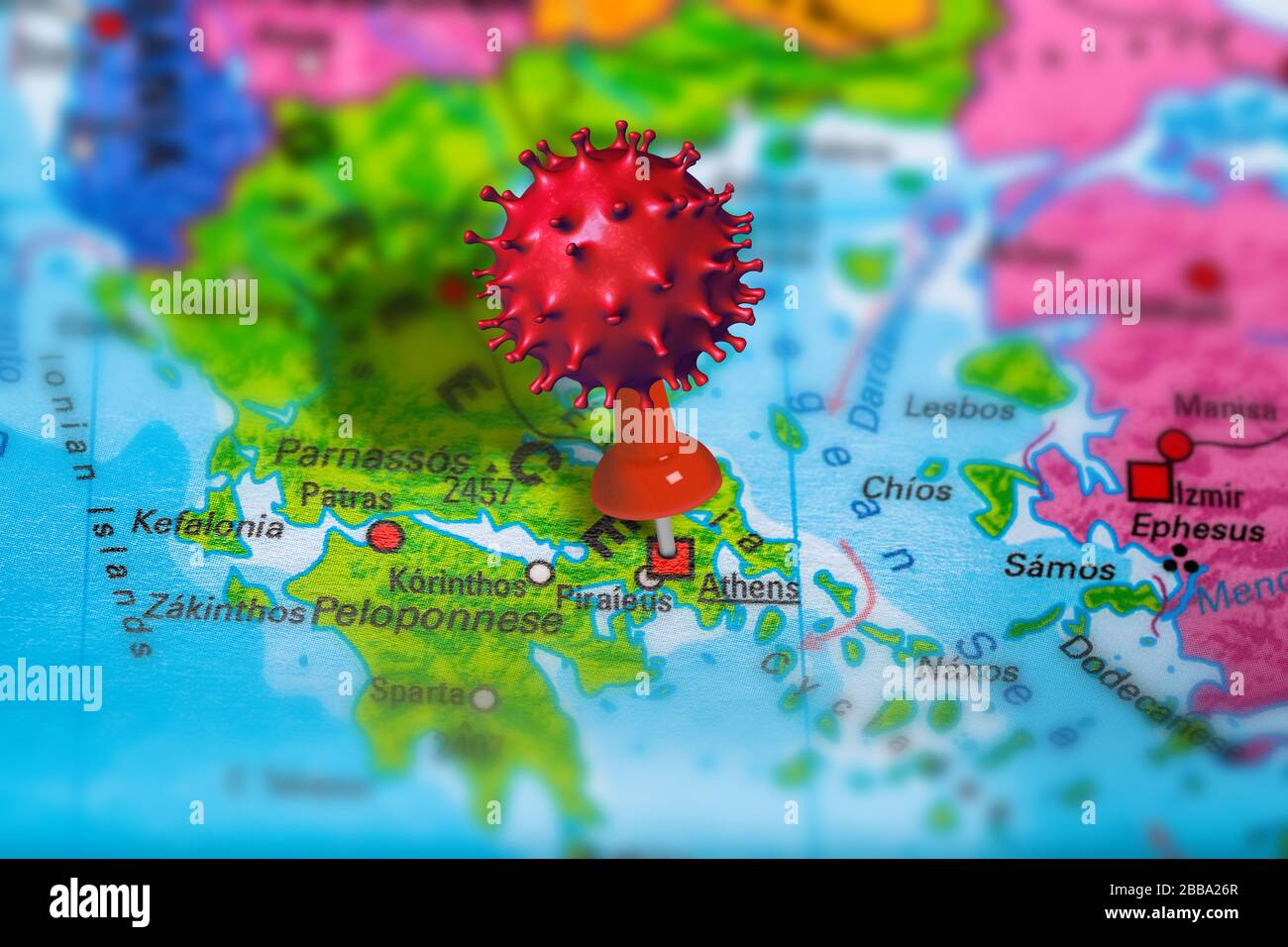 Covid-19 focolaio o nuovo Coronavirus, 2019-nCoV, virus pin ad Atene sulla mappa della Grecia. Virus Covid 19-NCP: Contagio e propagazione della malattia in Foto Stock
