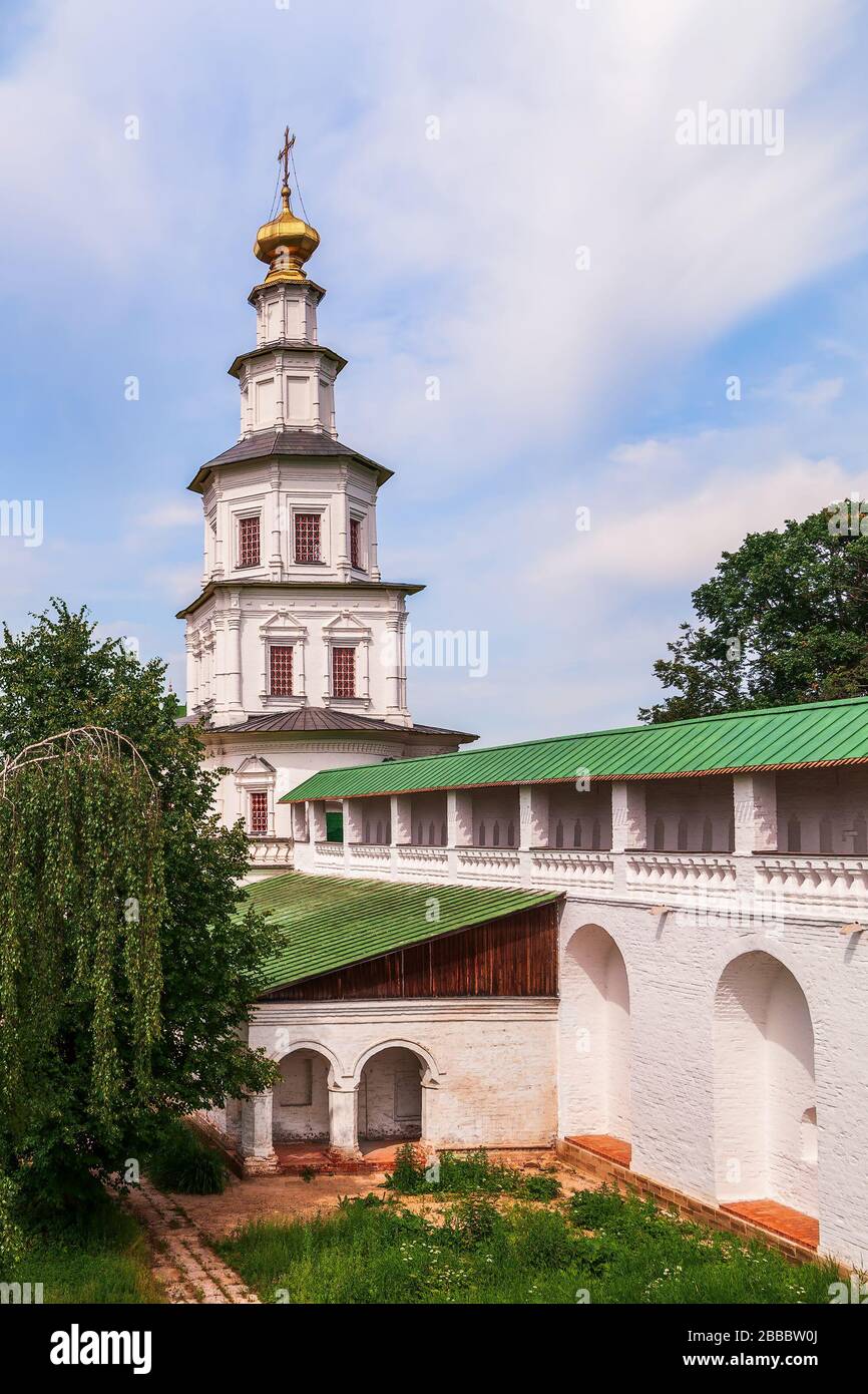 Porta Chiesa della Nuova Gerusalemme Resurrezione Monastero nella città di Istra. Mosca Oblast. Russia Foto Stock