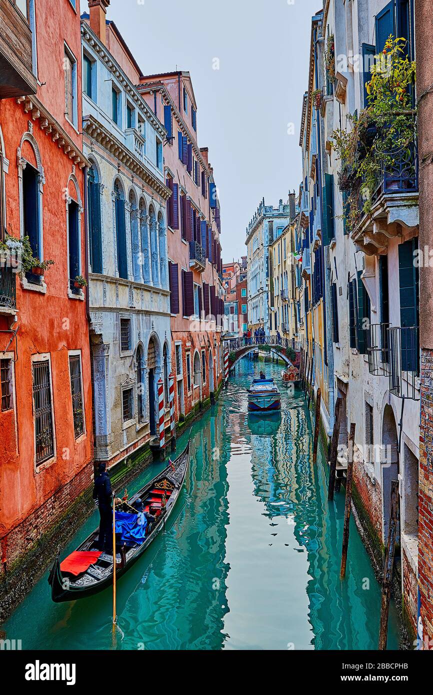 Venezia, capitale del Veneto del Nord Italia, è costruita su 118 piccole isole in una laguna del Mare Adriatico. Non ha strade, solo canali, li Foto Stock