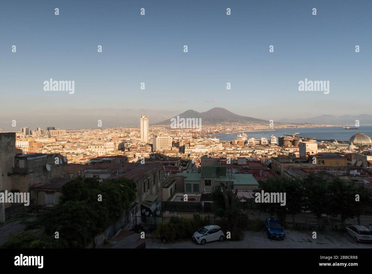 Vista sul golfo di Napoli in Italia Foto Stock