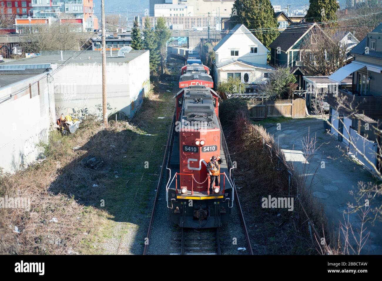 Un treno merci CN a Vancouver, British Columbia, Canada Foto Stock
