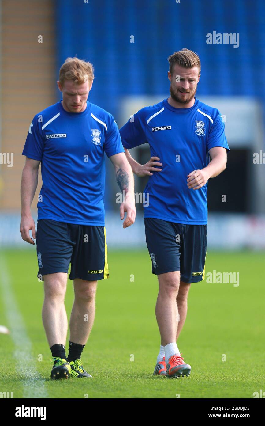 Chris Burke e Wade Elliott di Birmingham City (a destra) prima del gioco Foto Stock