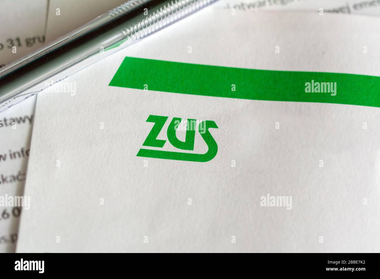 Gdansk, Polonia - 31 marzo 2020: Logo ZUS (National Social Insurance Company) su un foglio di carta Foto Stock