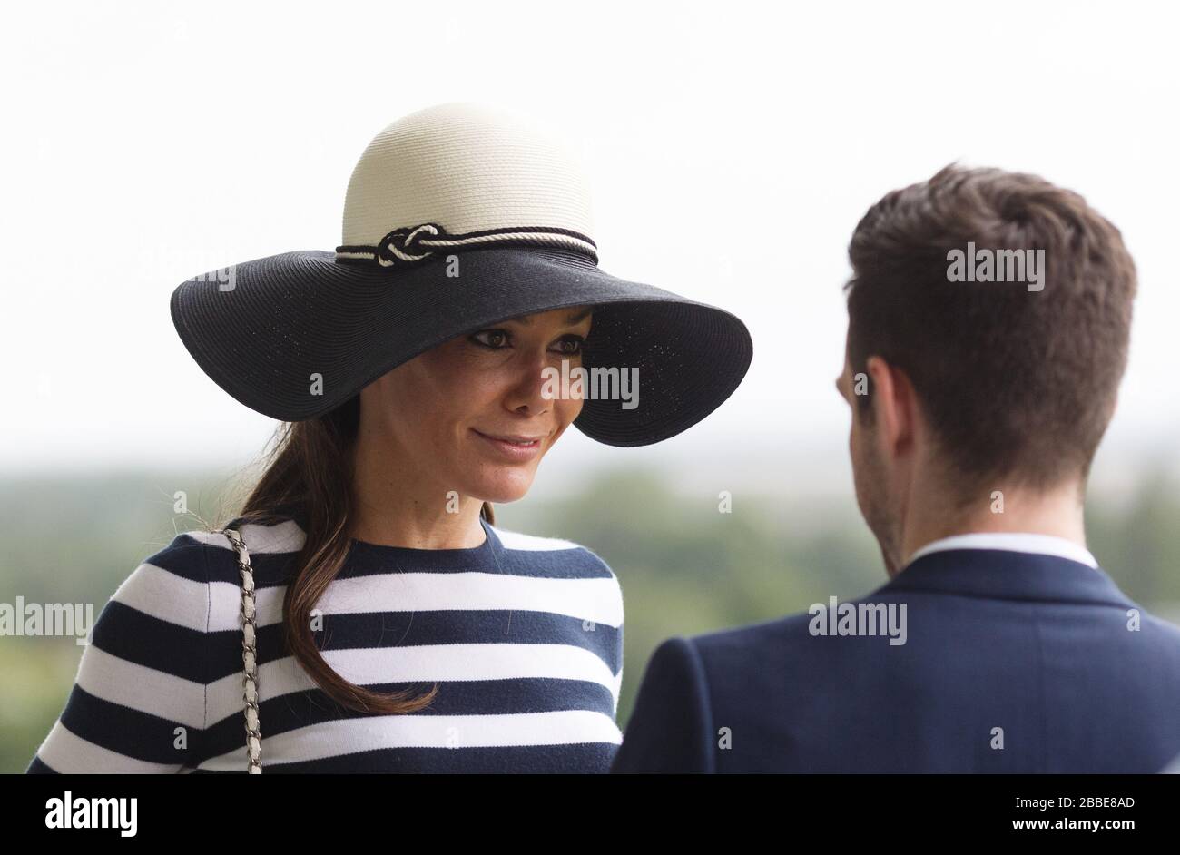 Tara Palmer Tomkinson, socialite all'ippodromo di Sandown Park Foto Stock