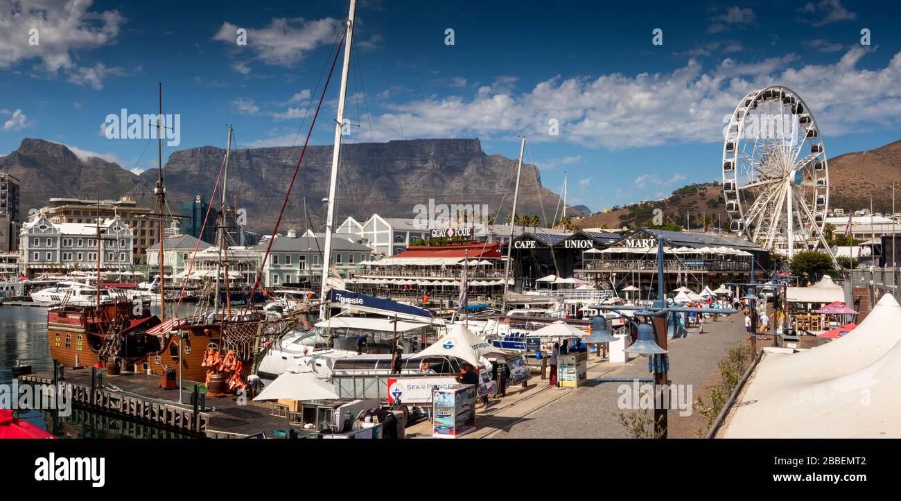 Sud Africa, Capo Occidentale, Città del Capo, Lungomare Victoria and Alfred, sviluppo commerciale intorno ormeggi yacht, panoramico Foto Stock