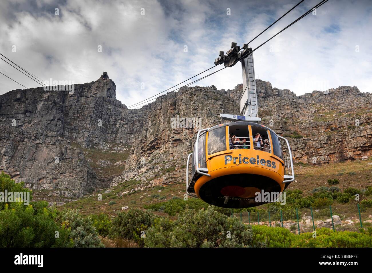 Sud Africa, Città del Capo, Tafelberg Road, Table Mountain Aerial Cableway, funivia rotante Rotair realizzata in svizzera Foto Stock