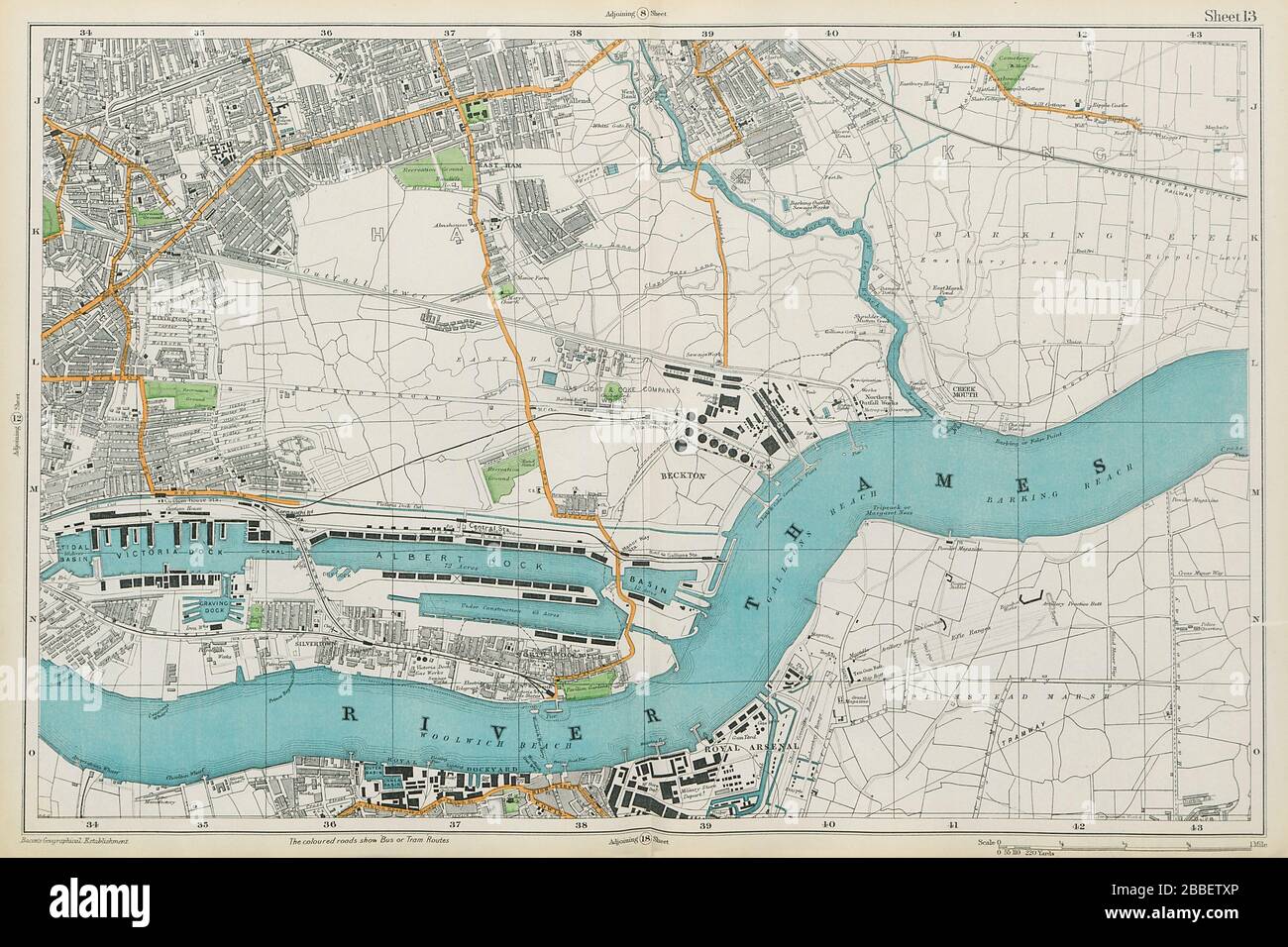 WEST/EAST HAM & BARKING Plaistow Woolwich Thamesmead Beckton. PANCETTA 1913 mappa Foto Stock