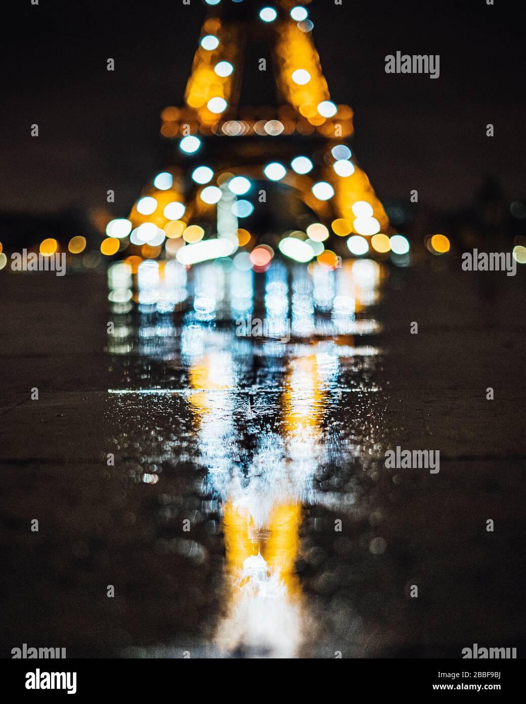 Torre Eiffel riflessione Foto Stock