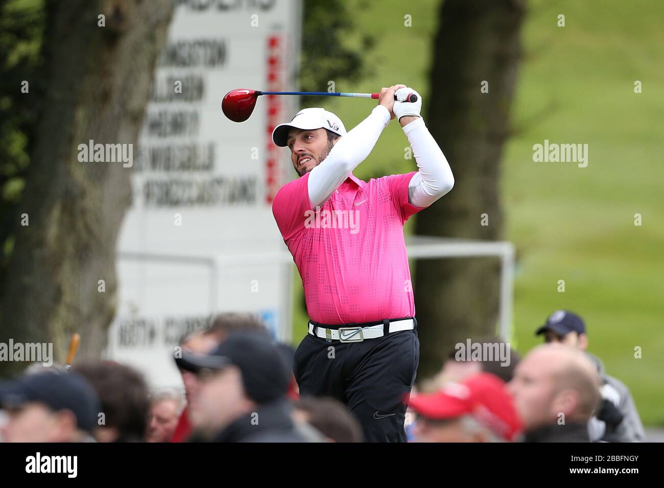 Francesco Molinari in azione in Italia durante il secondo giorno del campionato PGA BMW 2013, al Wentworth Golf Club. Foto Stock