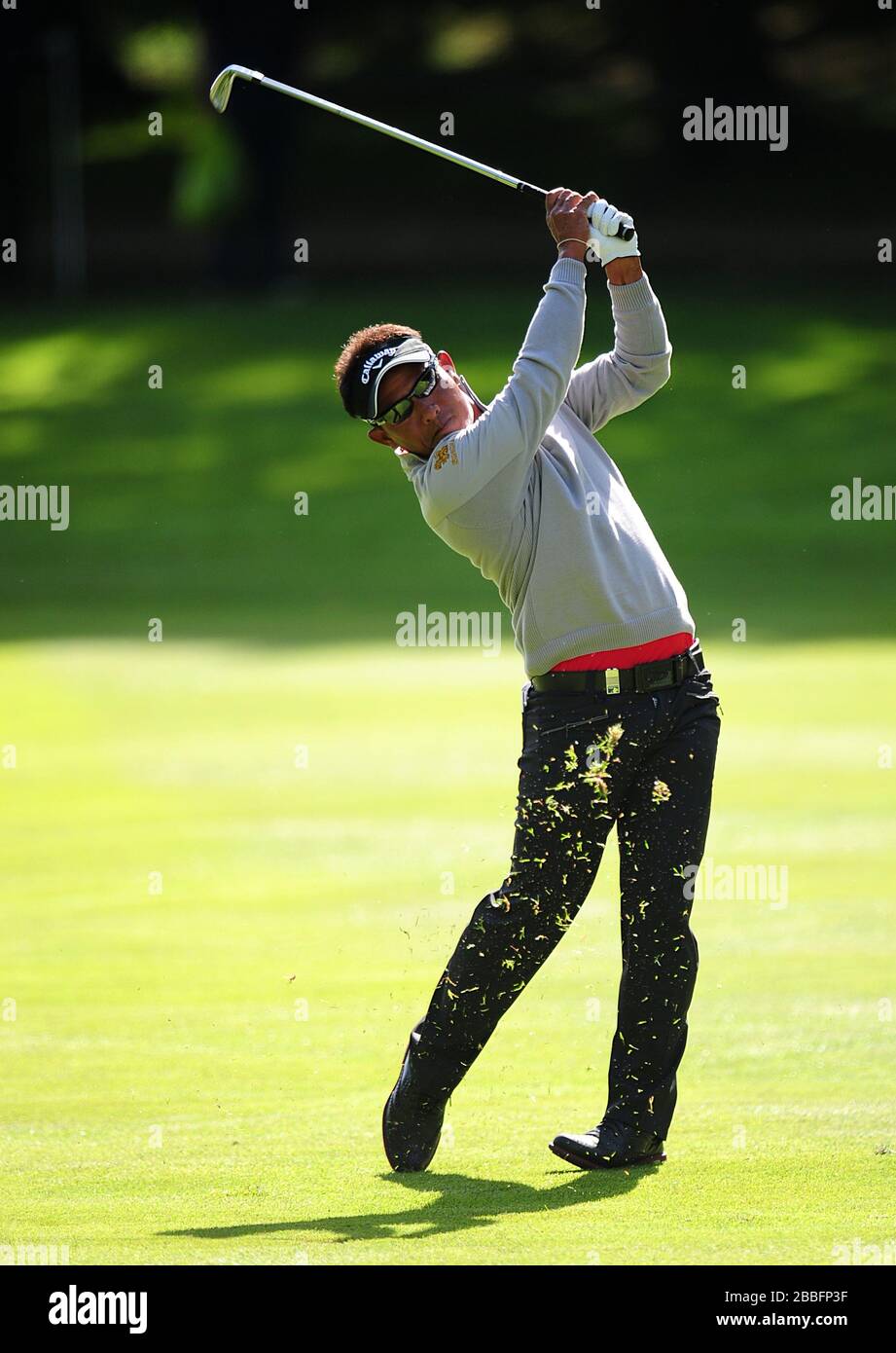 Thongchai Jaidee della Thailandia durante il quarto giorno del campionato PGA della BMW 2013, al Wentworth Golf Club. Foto Stock