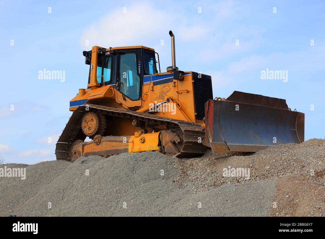 Macchina da costruzione, bulldozer, bulldozer o escavatore piatto, veicolo cingolato / Baumaschine, Planierraupe, auch Schubraupe, apripista Flachbagg Foto Stock
