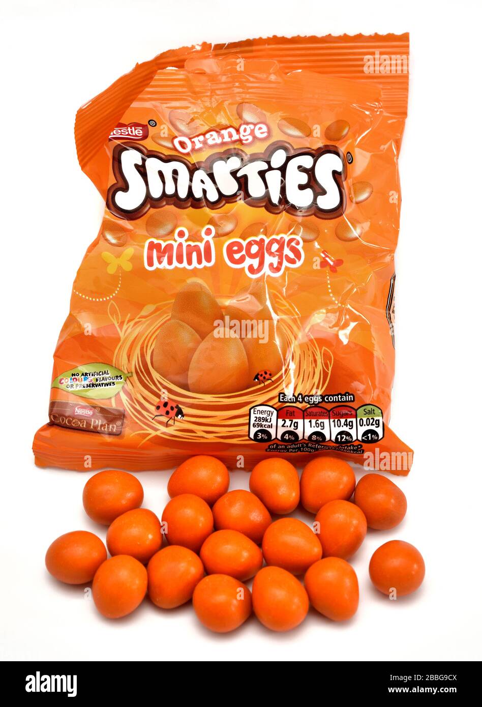 Smarties mini uova, sapore arancione, sacchetto al dettaglio, confezione Foto Stock