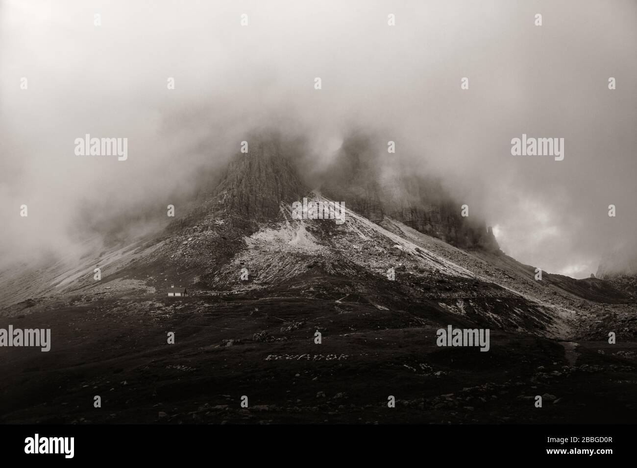 Dolomiti landcape naturale in nebbia in Italia settentrionale Foto Stock