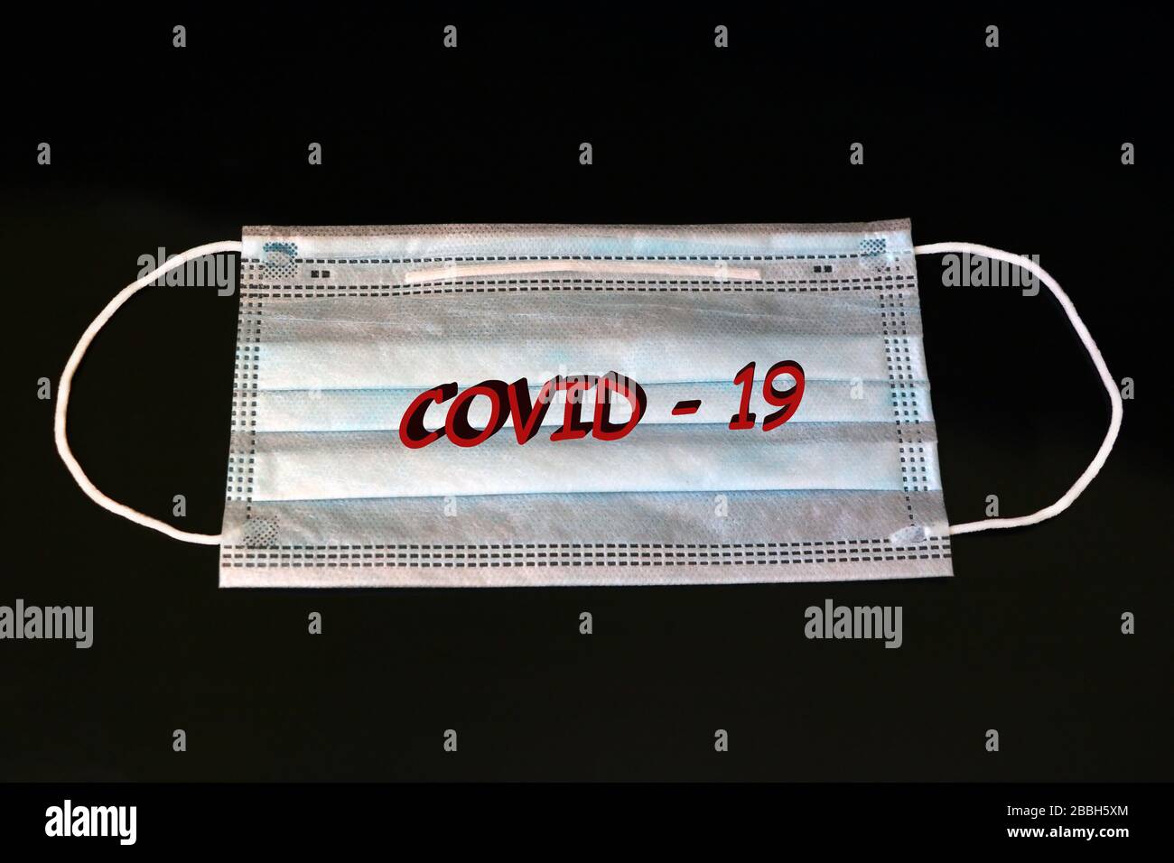 COVID-19 coronavirus negli Stati Uniti. COVID-19 influisce sul mercato azionario globale. Concetto di crisi e finanza. Economia mondiale colpita da epidemia di virus corona e da timori pandemici Foto Stock