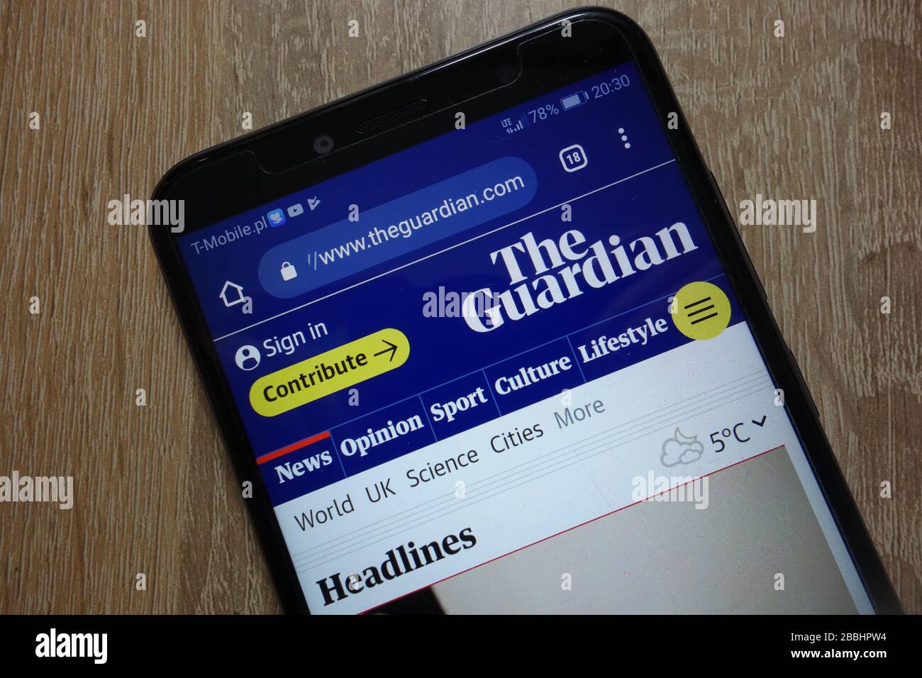 Il sito Web di Guardian (theguardian.com) visualizzato sullo smartphone Foto Stock