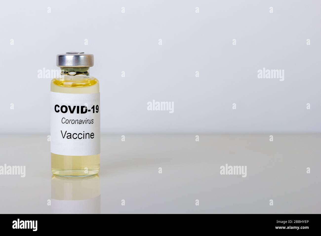 Vaccino contro il virus della coronovirus. Il concetto medico. Spazio di copia Foto Stock