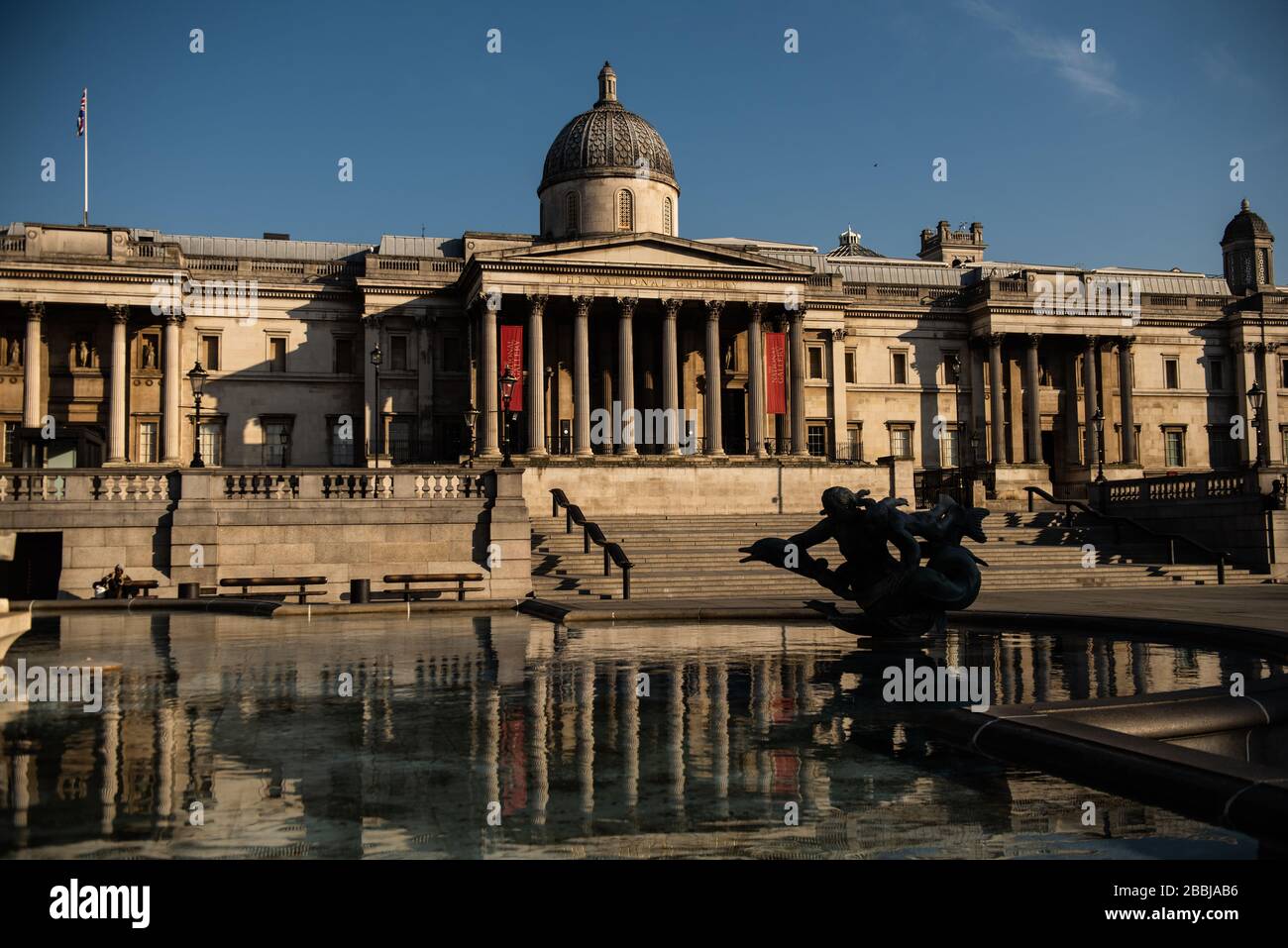 Trafalgar Square, Londra, Inghilterra, vuoto a causa del blocco del virus corona Foto Stock