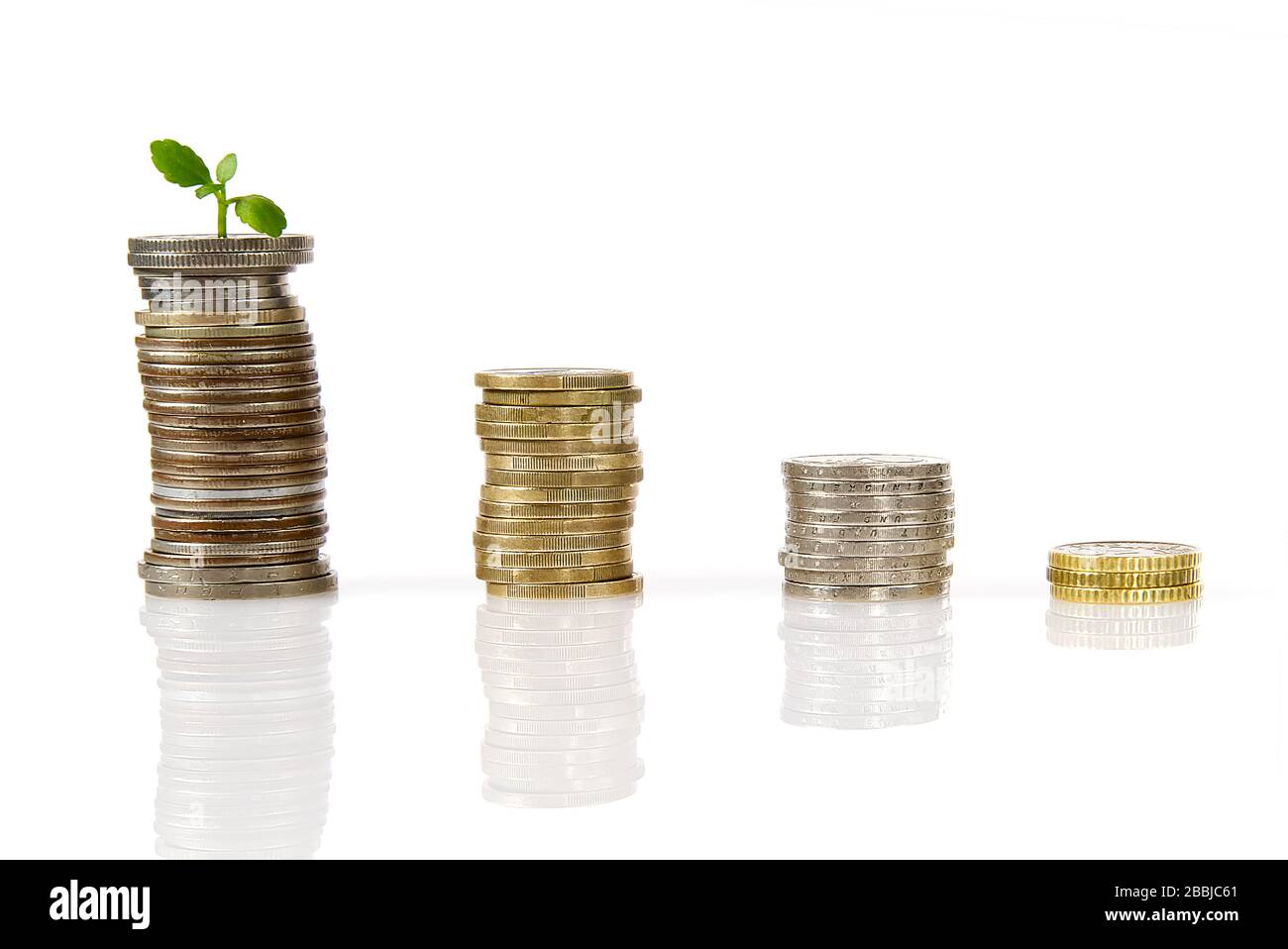 crescita del denaro. recessione economica. concetto di crescita degli investimenti come un albero in crescita. Foto Stock