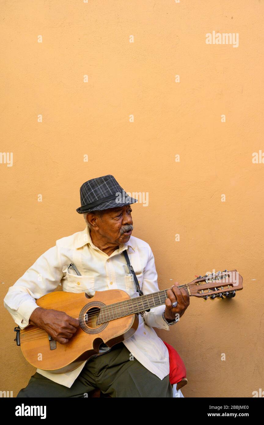 Musicisti di strada, Havana, Cuba Foto Stock