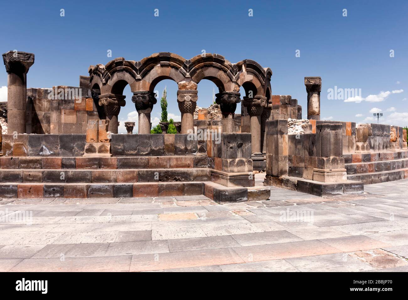 Zvartnots, antico tempio armeno, sito archeologico di Zvartnots, Vagharshapat, Yerevan, Armenia, Caucaso, Asia Foto Stock