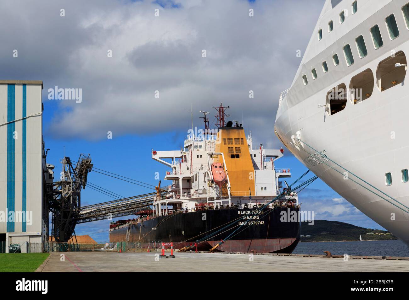 Nave da carico, porto di Albany, Australia Occidentale Foto Stock